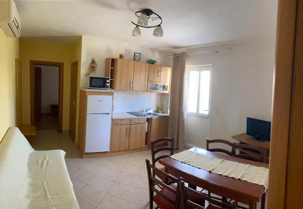 Apartmani Vesna Lopar 0*,  Croatia