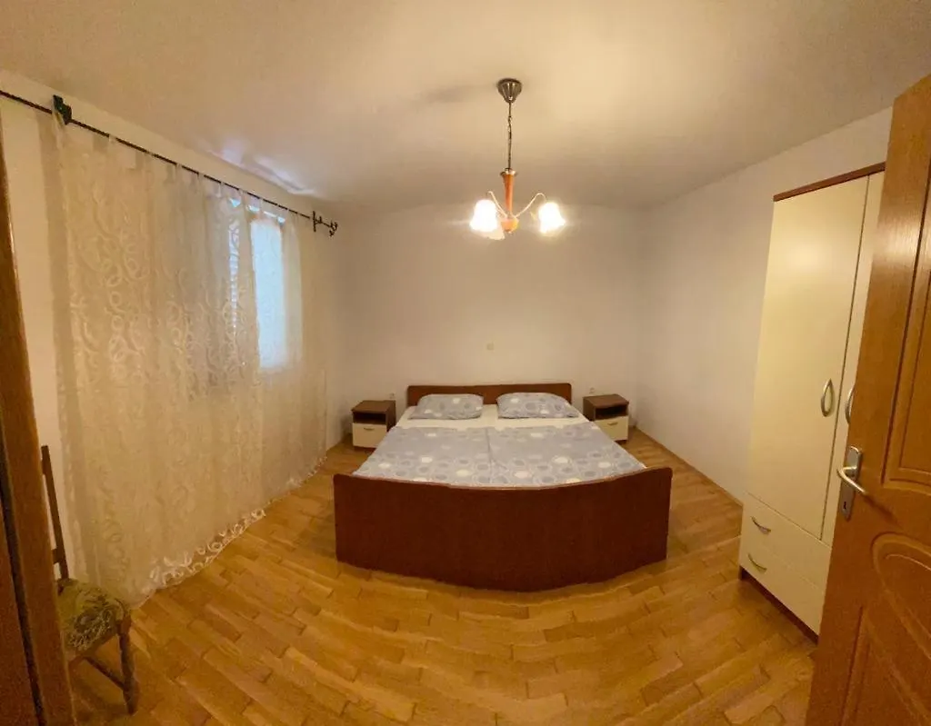 Apartmani Vesna Lopar 0*,  Croatia